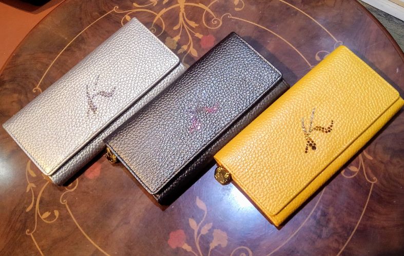 新品未使用　kitamura 長財布　ラインストーンロゴ KIMG4457.jpg?v=1714788643