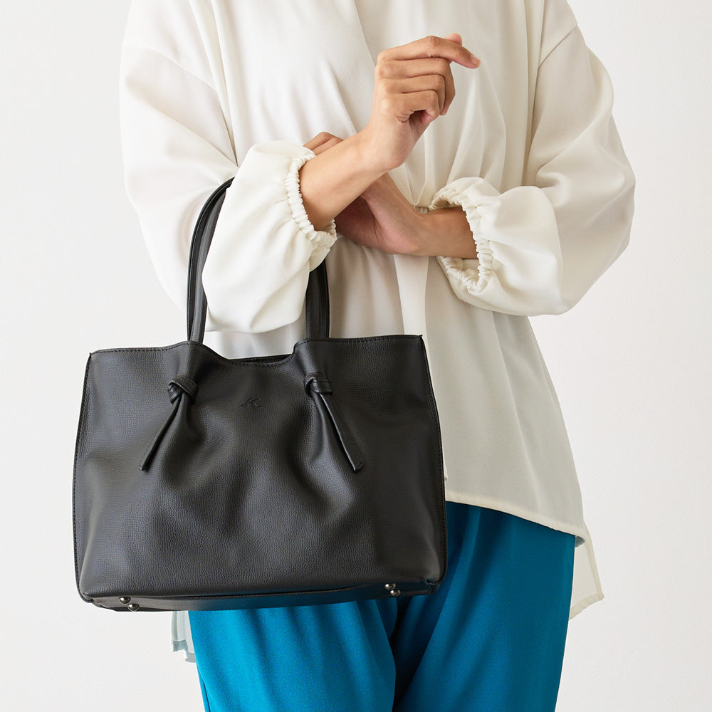 牛革セミショルダーバッグ P-1084