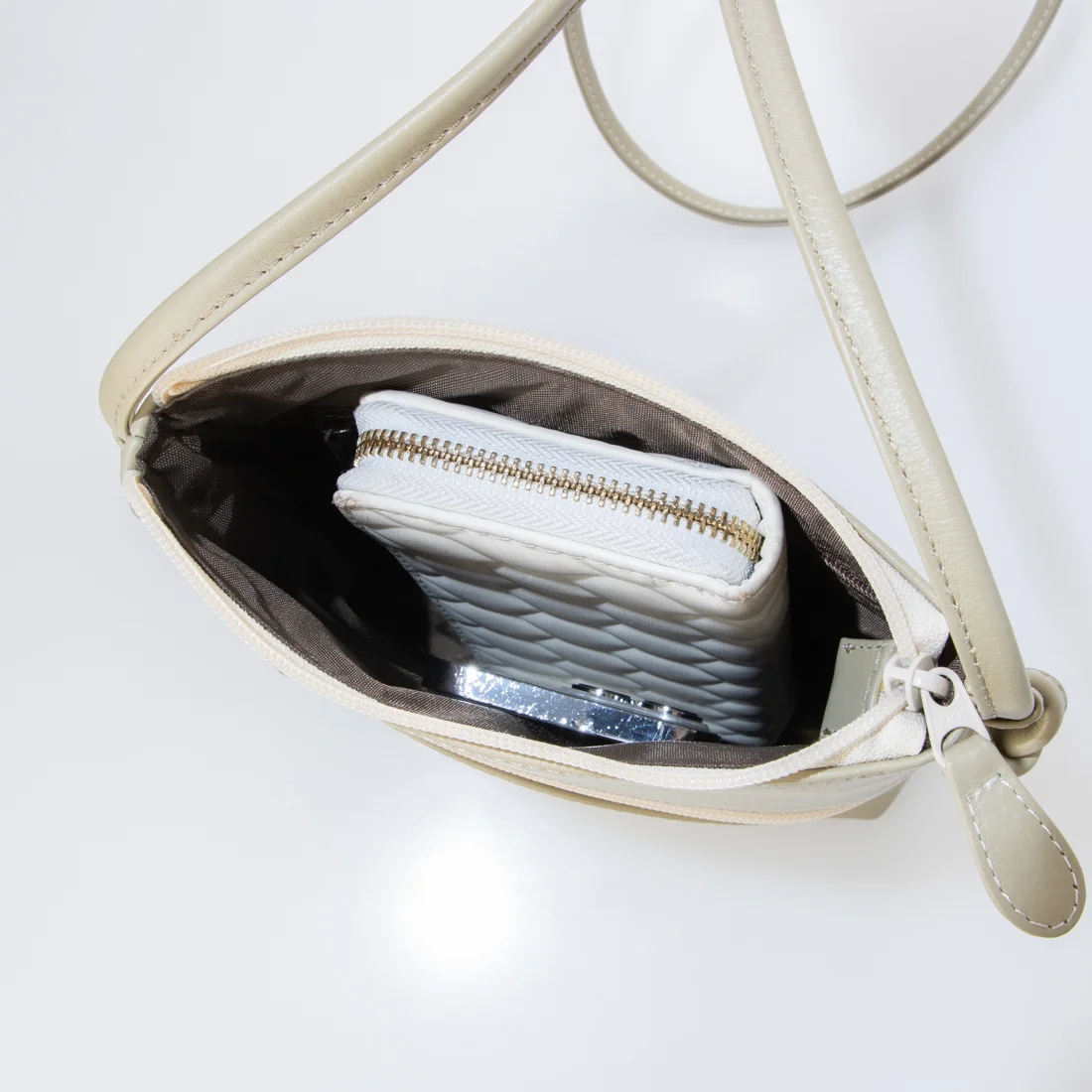 牛革ショルダーバッグ N2-195